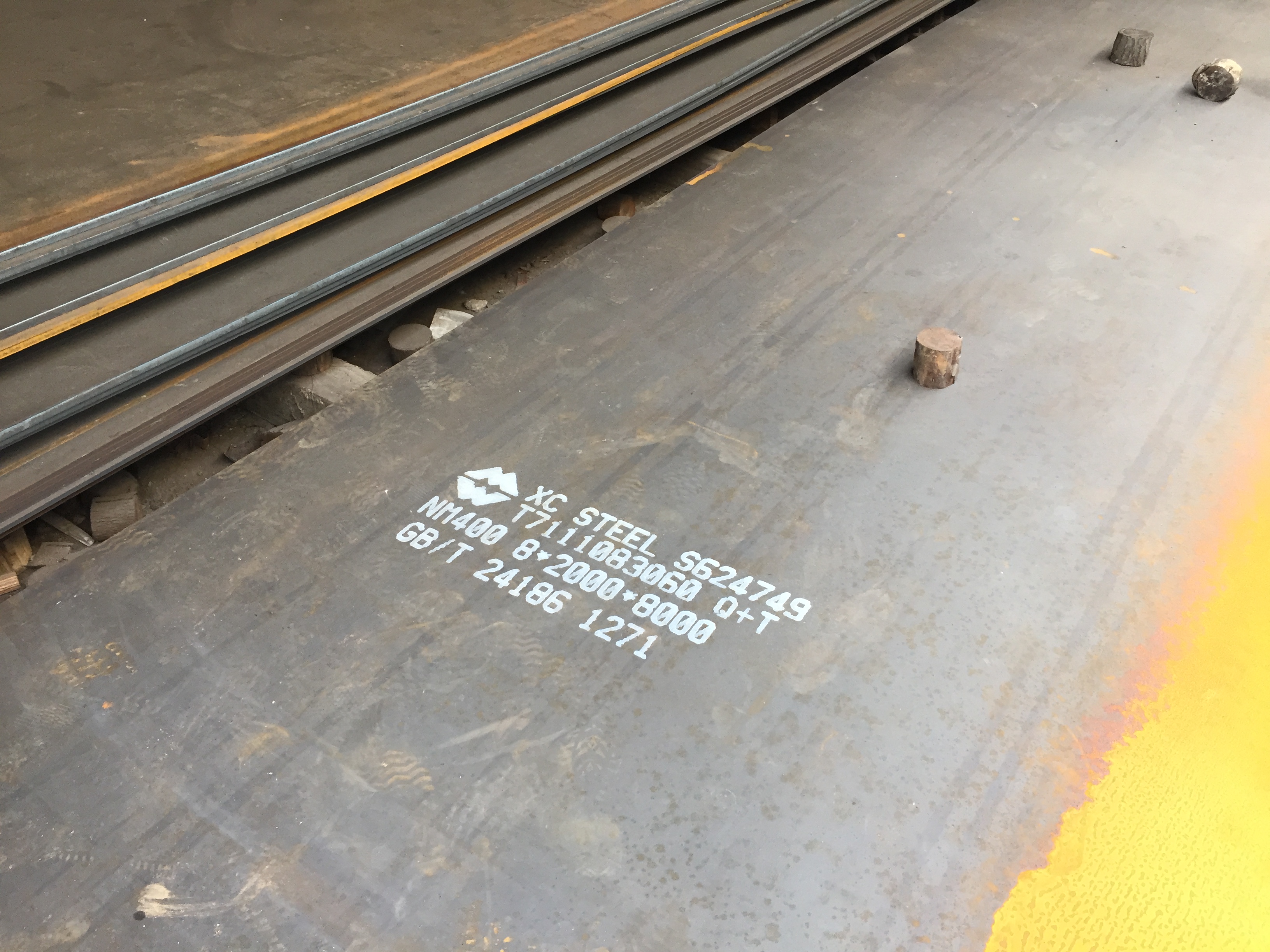 耐磨鋼板現(xiàn)貨庫(kù)存